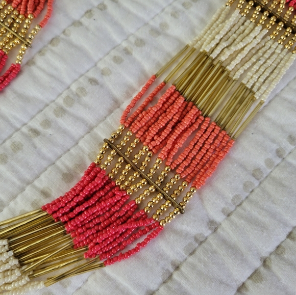 Coral and cream beaded necklace - Picture 2 of 5